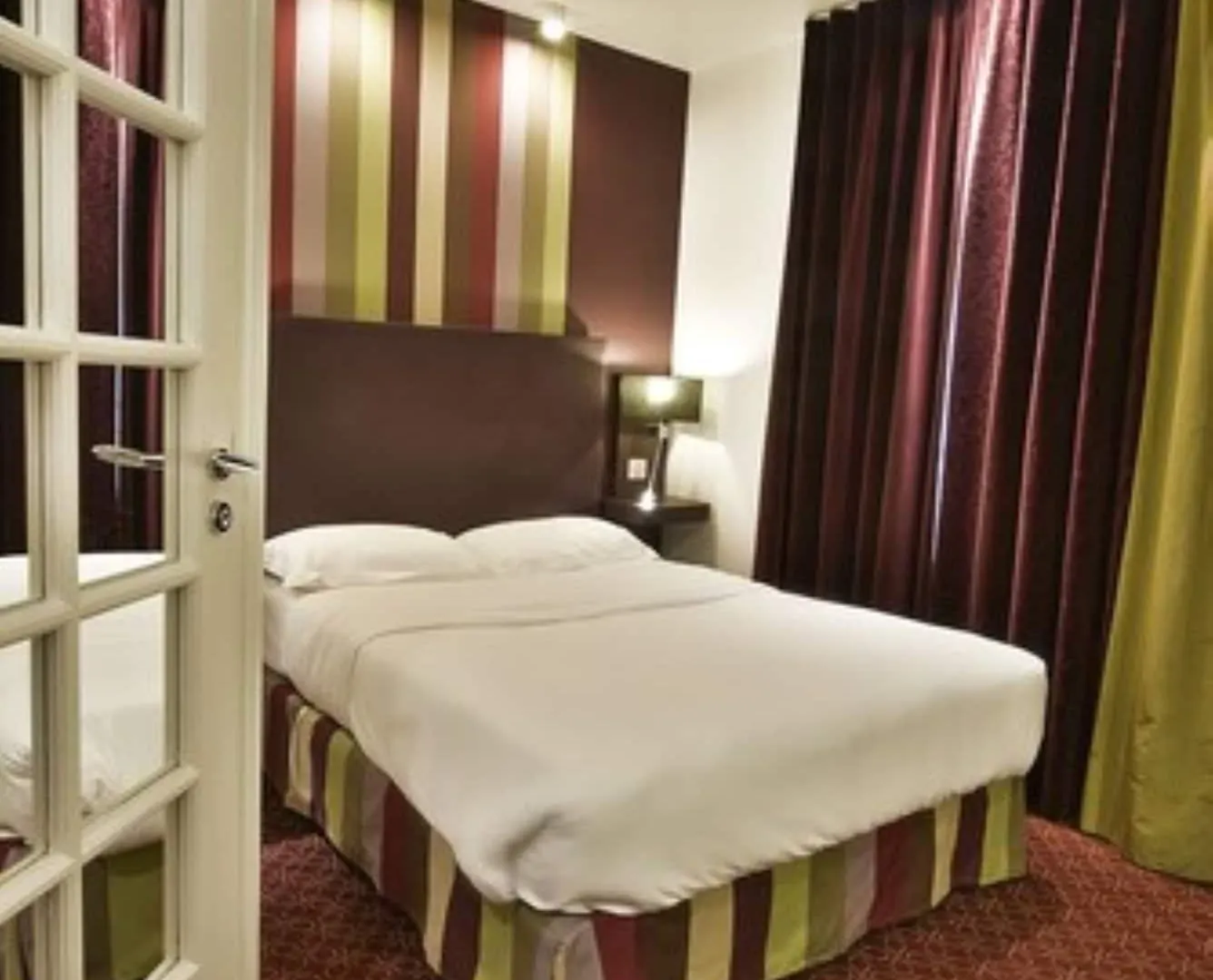 Star Champs-elysees Hotel 4*