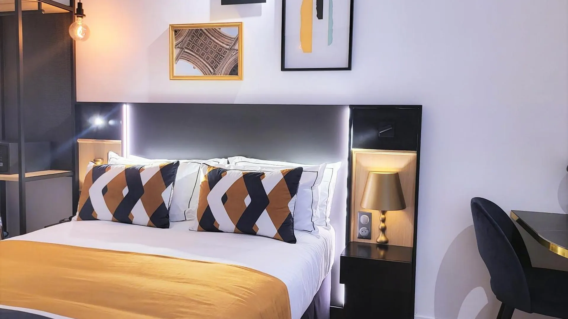 Star Champs-elysees Hotel 4*