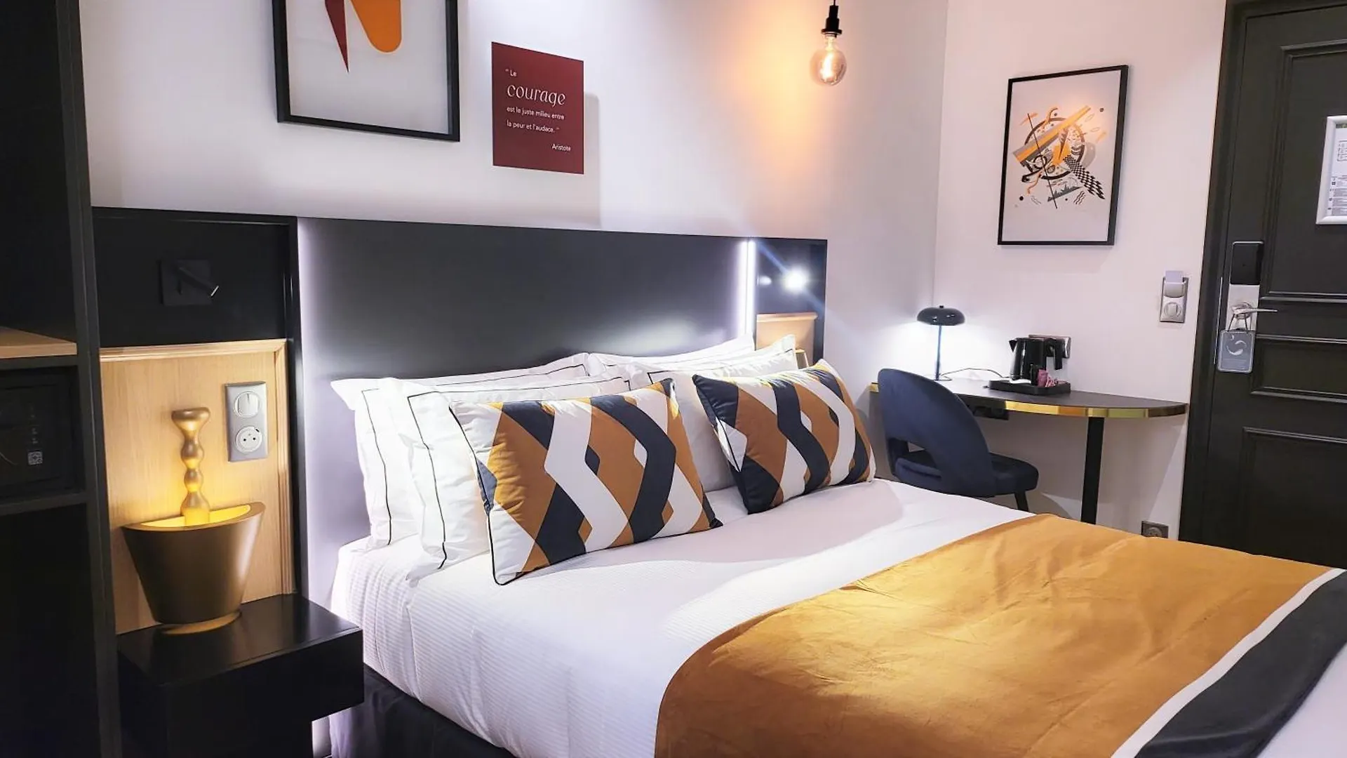 Hotel Star Champs-elysees 4*