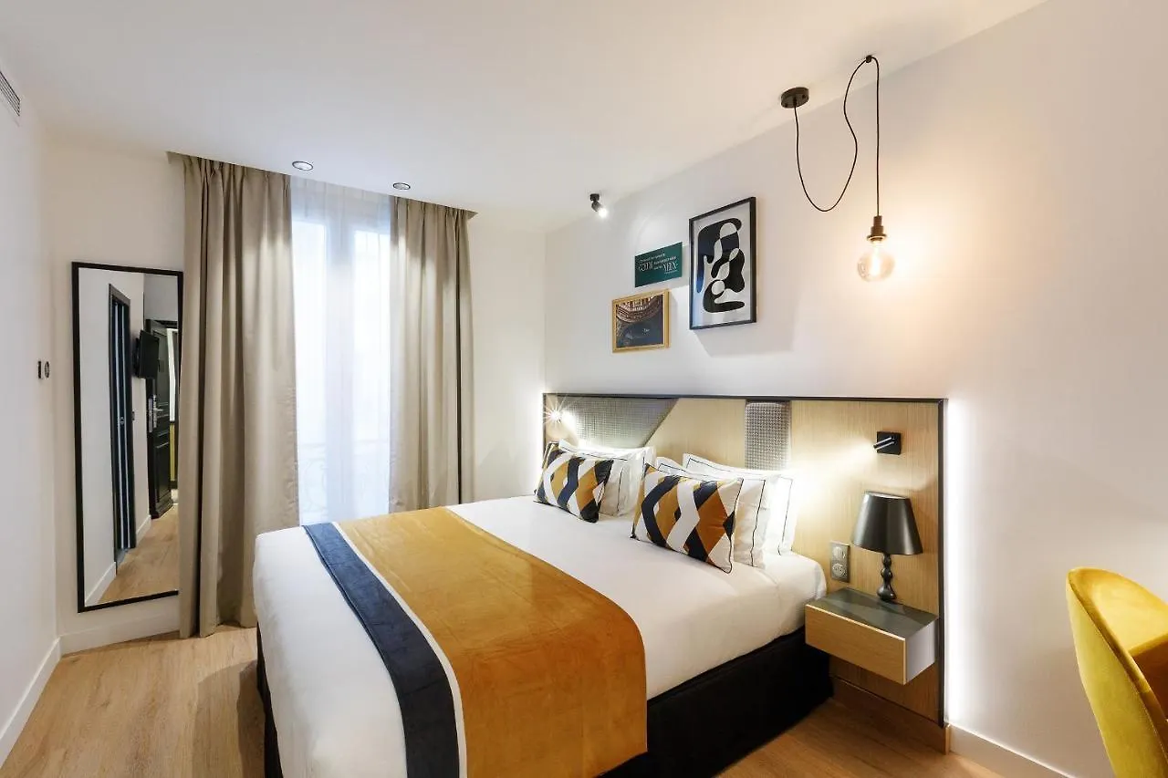 Star Champs-elysees Hotel Paříž